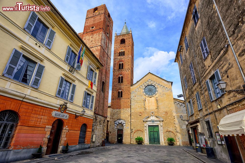 Le foto di cosa vedere e visitare a Albenga