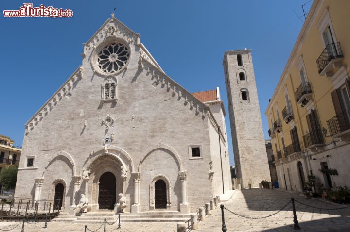 Immagine La Cattedrale romanica dell'Assunta in centro a Ruvo di Puglia. E' una delle chiese più belle in regione  - © Claudio Giovanni Colombo / Shutterstock.com
