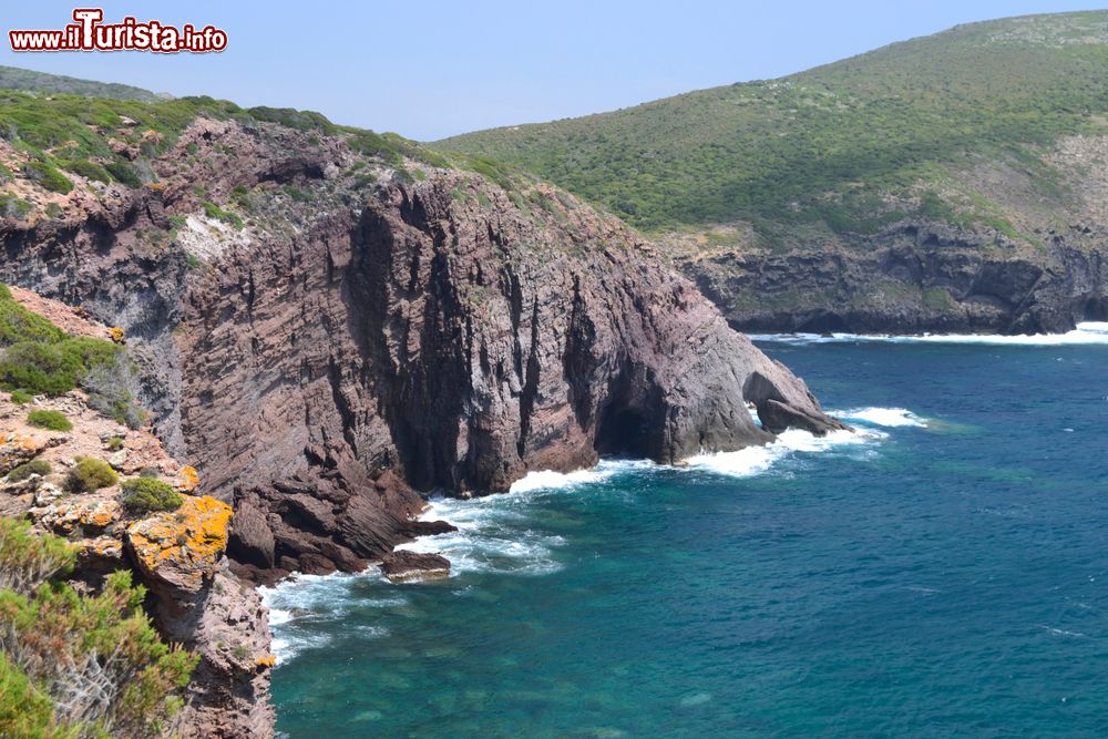 Immagine La Cava delle Sirene a Porto Sciusciau isola di Sant'Anticoco