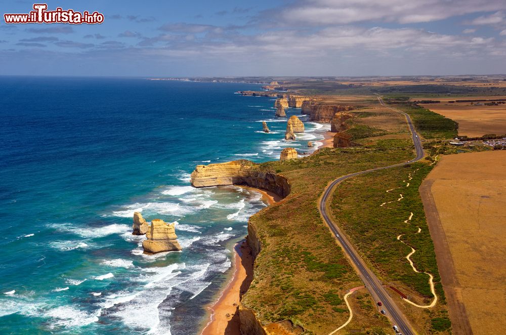 Immagine La celebre Great Ocean Road nei pressi dei 12 Apostoli, stato di VIctoria. Australia