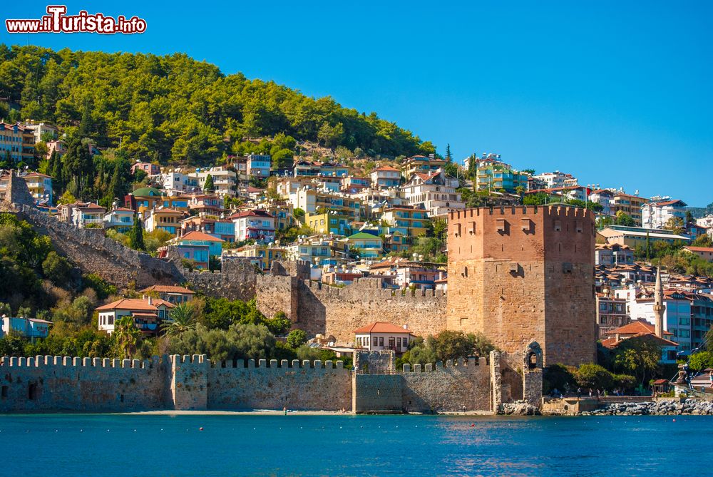 Immagine La celebre Kizil Kule (Red Tower) di Alanya nei pressi di Antalya, Turchia.