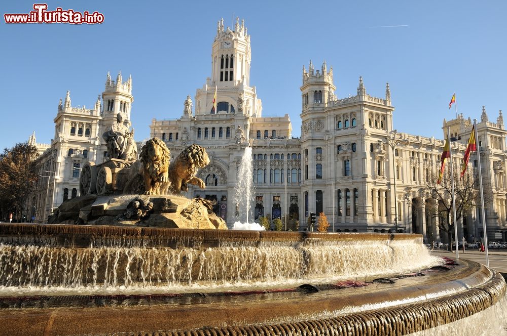 Immagine La centrale Plaza de Cibeles a Madrid, la capitale della Spagna