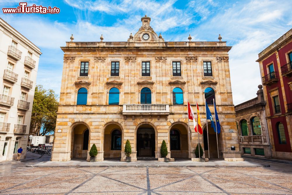 Immagine La centrale Plaza Mayor a Gijon nelle Asturie, in Spagna.
