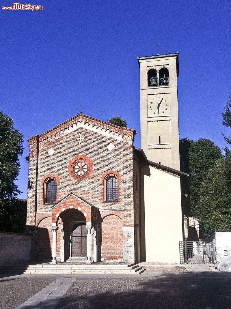 Immagine La Chiesa Abbaziale di San Pietro allOlmo,, Cornaredo di Milano - © Kaosrimo, CC BY-SA 3.0, Wikipedia