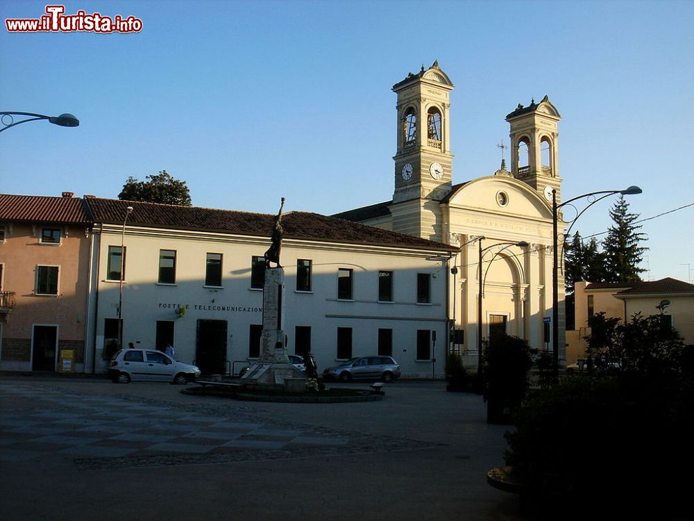 Immagine La Chiesa Arcipretale di Casarsa della Delizia - © Paolo Steffan - CC BY-SA 3.0 - Wikipedia