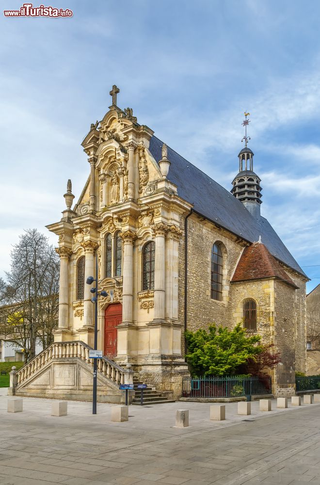 Immagine La chiesa cattolica di Santa Maria nel cuore di Nevers, Francia.