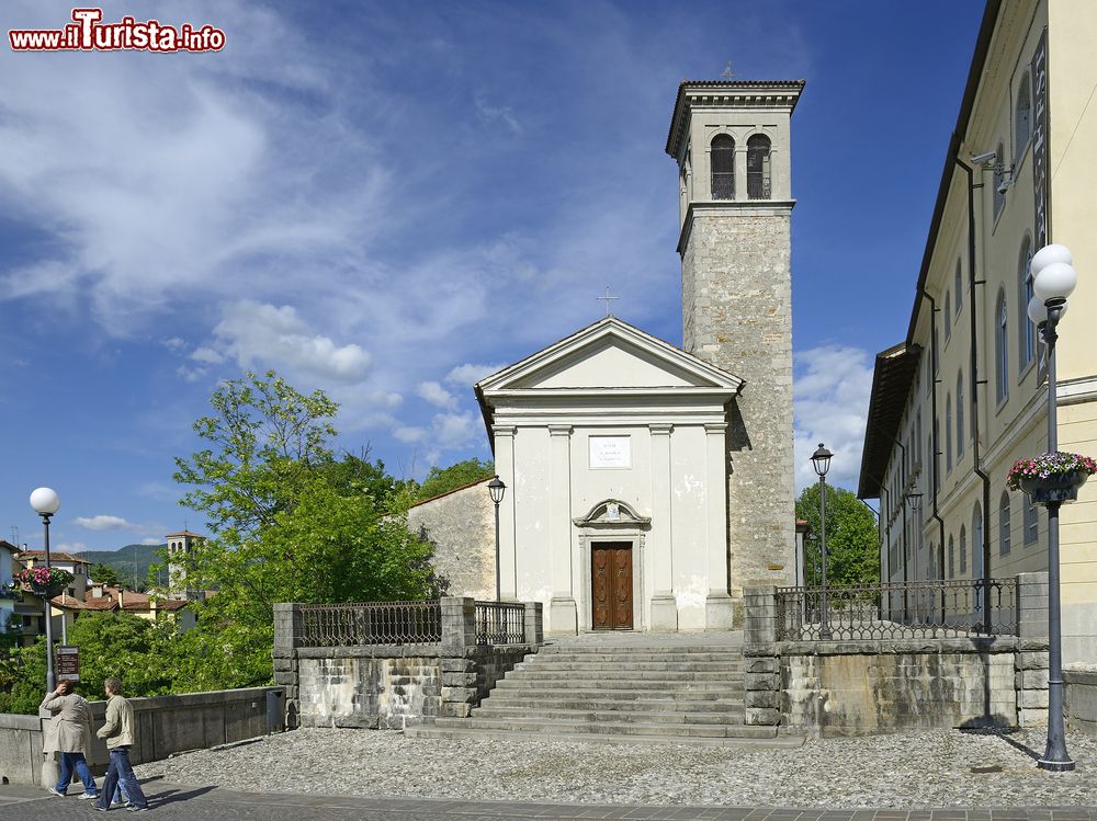 Immagine La chiesa del Ponte del Diavolo a Cividale del Friuli, Udine, Italia.