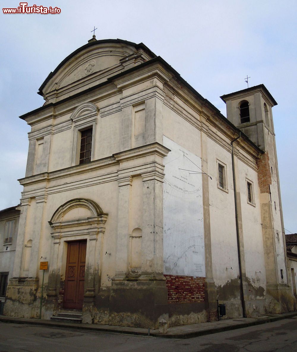 Immagine La chiesa dell'Oratorio di S. Giuseppe a Isola Dovarese in Lombardia - © Massimo Telò -CC BY-SA 3.0, Wikipedia