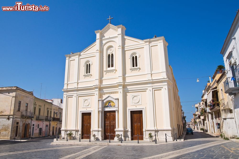 Immagine La Chiesa dell'Addolorata in una giornata di sole a Cerignola in Puglia