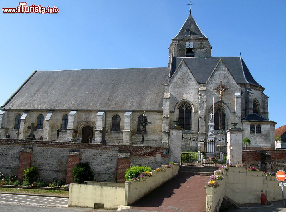 Immagine La chiesa di Naours, Piccardia (Francia). Questo grazioso paesino di circa 1200 abitanti si trova nel dipartimento della Somme © Markus3 (Marc ROUSSEL) - Opera propria, CC BY-SA 3.0