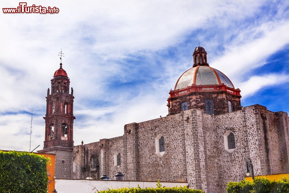 Immagine La chiesa di Nostra Signora della Salute nella città di San Miguel de Allende, Messico. La sua costruzione ins tile barocco risale al 1735.