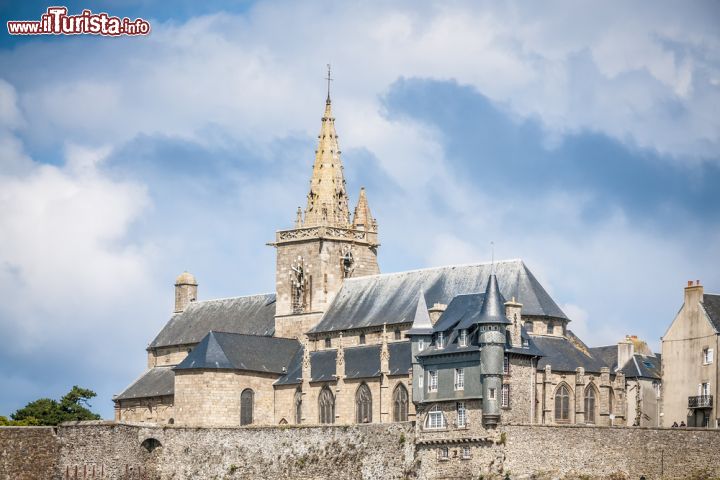 Immagine La chiesa di Notre-Dame du cap Lihou, presso la città di Granville, nella regione della Bassa Normandia (Francia) - foto © Wolfgang Zwanzger / Shutterstock.com