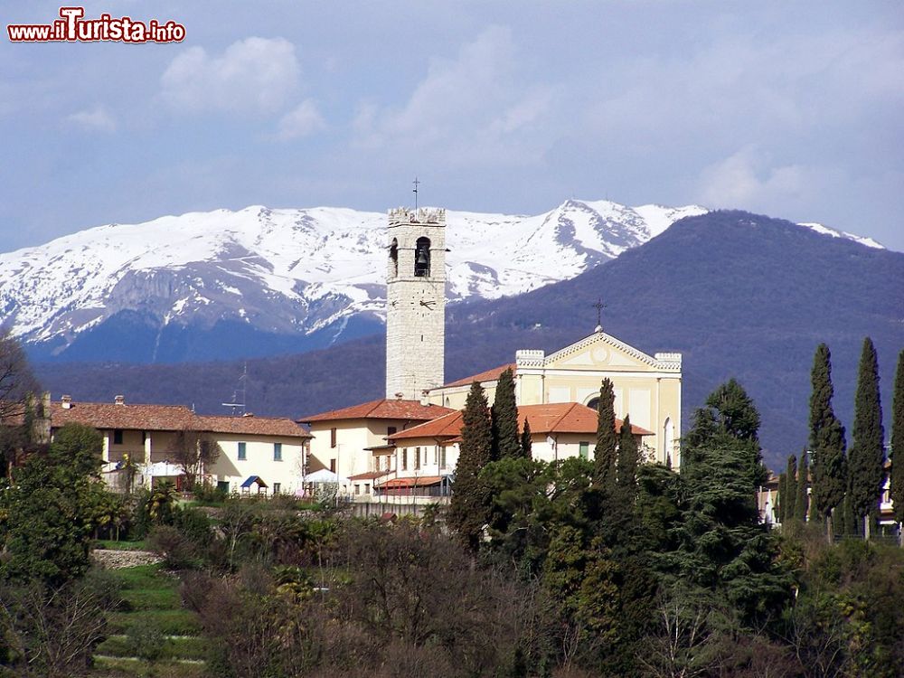 Immagine La Chiesa di San Bartolomeo a Bornato, frazione - © Moliva, CC BY-SA 3.0, Wikipedia