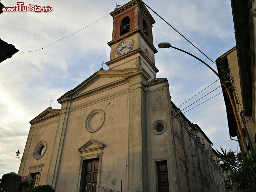 Immagine La Chiesa di San Bartolomeo nella frazione di Morrona a Terricciola (Toscana) - © Mongolo1984 - CC BY-SA 3.0, Wikipedia