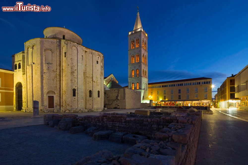 Immagine La chiesa di San Donato nel Foro Romano di Zadar, Croazia. Eretta nel IX° secolo, questa chiesa è uno dei più importanti monumenti della città di Zara nonchè uno dei principali esempi di architettura bizantina dell'intera Dalmazia. A pianta centrale, nella struttura è simile alla chiesa di San Vitale a Ravenna.