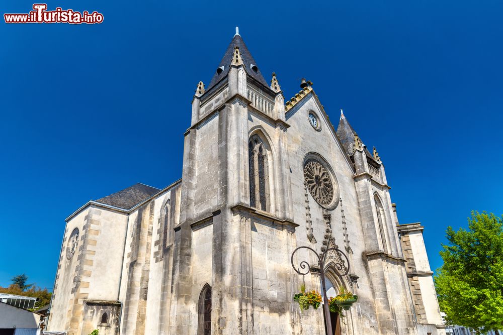 Immagine La chiesa di San Giacomo a Cognac, Francia.
