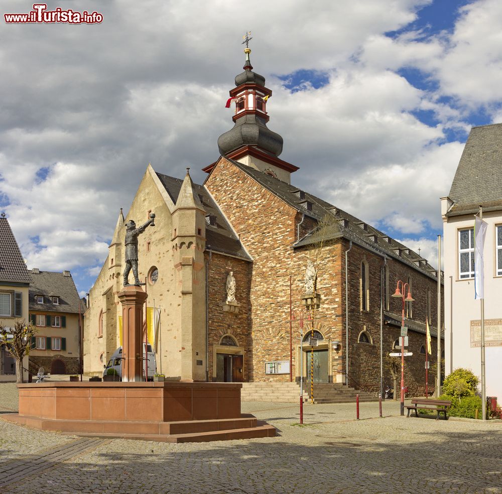 Immagine La chiesa di San Giacomo a Ruedesheim am Rhein, Germania.