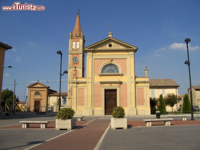 Immagine La Chiesa di San Giovanni Battista a Dosso, frazione del comune di San’Agostino di Ferrara - © www.cittadeltartufo.com