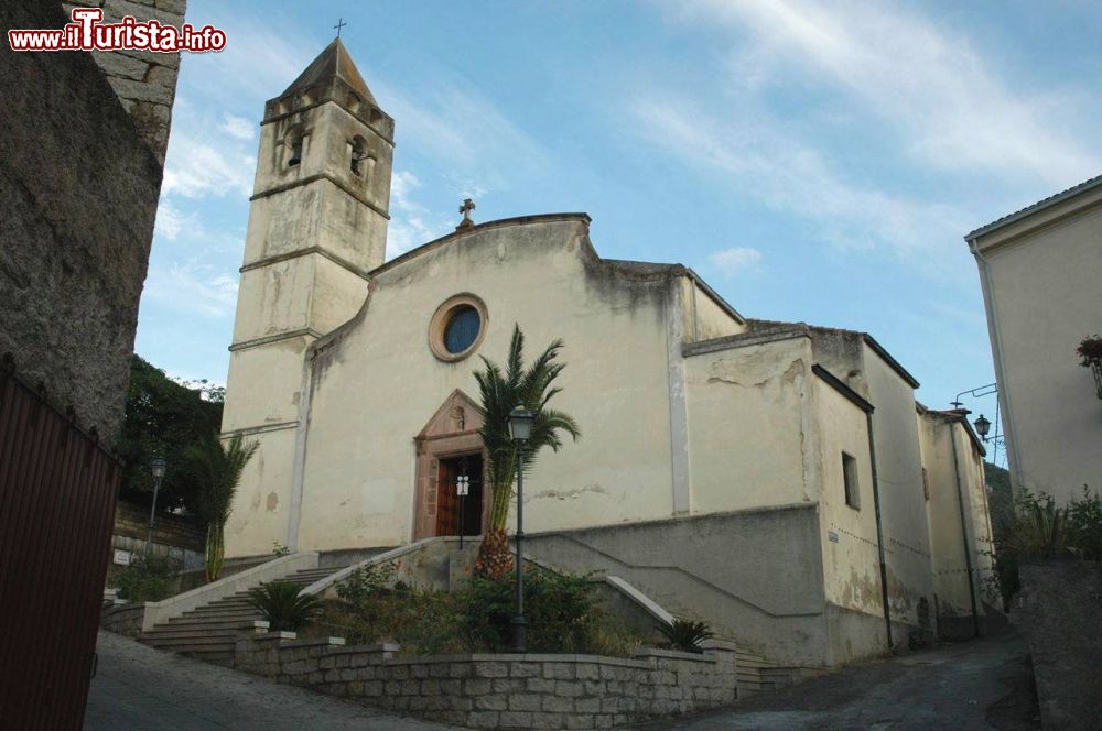 Immagine La Chiesa di San Giovanni Battista in centro a Olzai in Sardegna - © Sardu soe, CC BY-SA 3.0, Wikipedia