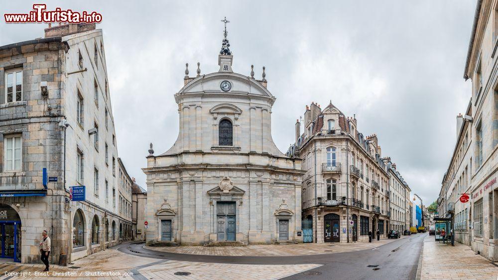 Immagine La chiesa di San Maurizio nel centro storico di Besancon, Francia - © Ernst Christen / Shutterstock.com