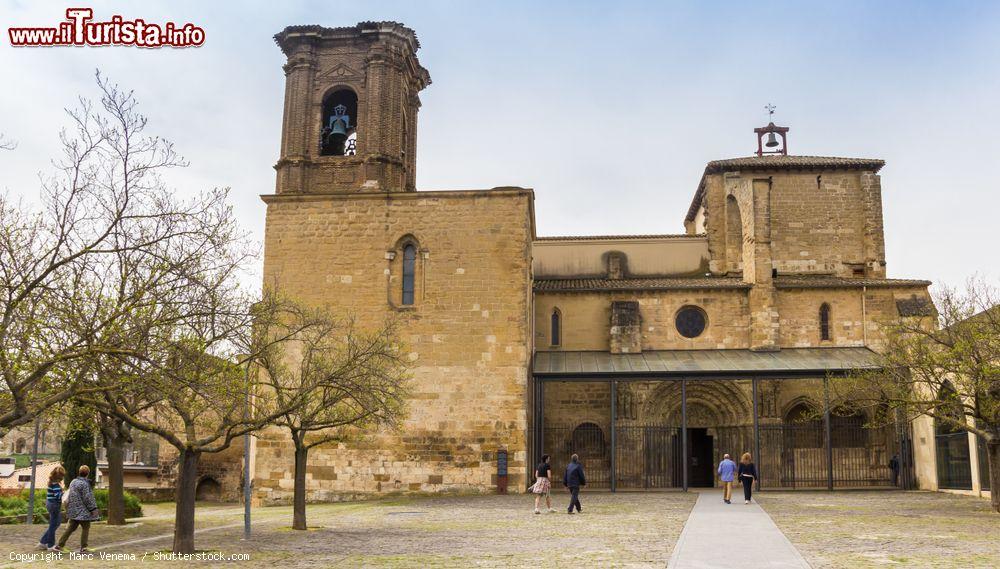 Immagine La chiesa di San Miguel sulle colline di Estella, Spagna - © Marc Venema / Shutterstock.com