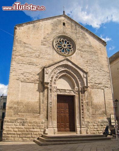 Immagine La chiesa di San Nicola dei Greci a Altamura, Puglia. Eretta nel 1232, fu caratterizzata dal rito greco sino al 1601. Venne in seguito ricostruita nella seconda metà del XVI° secolo e abbellita con il portale realizzato da Mastro Cola de Gessa - © Mi.Ti. / Shutterstock.com