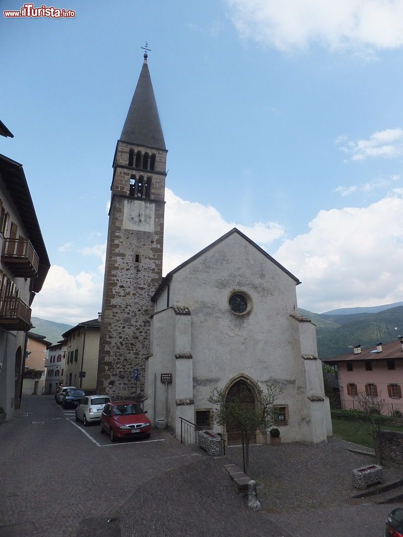 Immagine La Chiesa di San Pietro in centro a Cembra - © Syrio - CC BY-SA 3.0 - Wikipedia