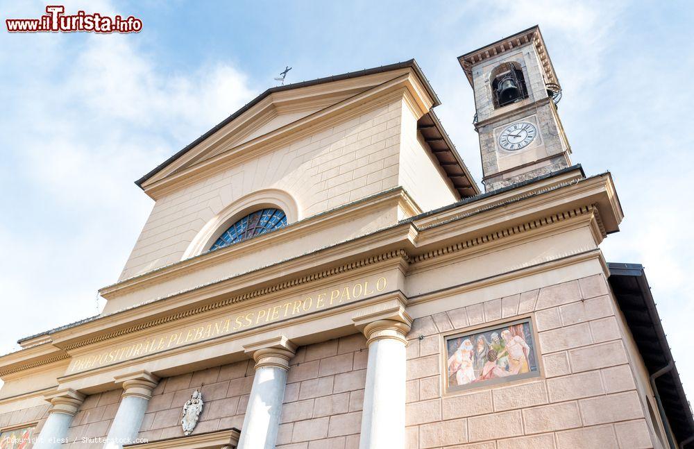 Immagine La Chiesa di San Pietro in Piazza Papa Giovanni XXIII a Luino (Lombardia) - © elesi / Shutterstock.com