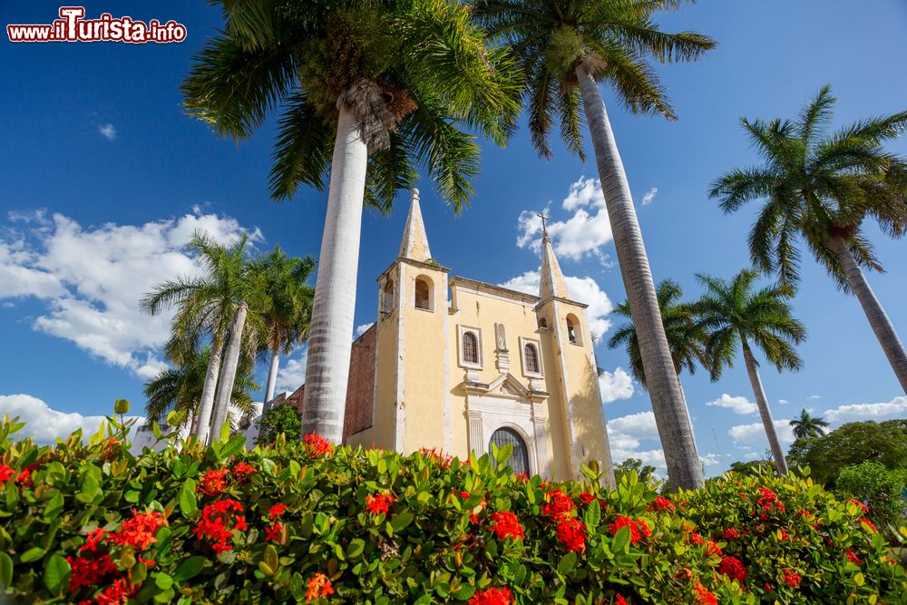 Immagine La chiesa di Santa Ana a Merida, Messico. Fu costruita nel 1729 dal capitano Antonio de Figueroa y Silva, soprannominato "l'uomo con un braccio solo".