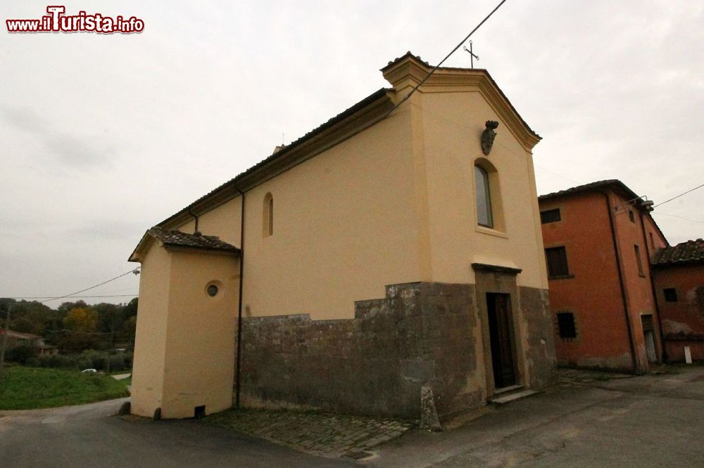 Immagine La chiesa di Santa Croce e Santo Stefano a Penna di Terranuova Bracciolini in Toscana - © LigaDue / Shutterstock.com