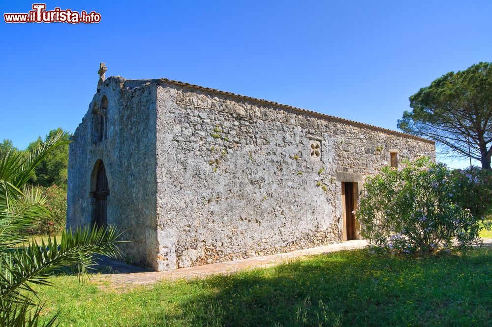 Immagine La Chiesa di Santa Eufemia vicino a Specchia nel Salento