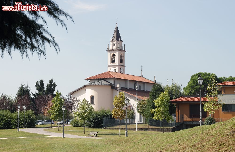 Immagine La chiesa di Santa Margherita a Cadrezzate di Varese, Lombardia