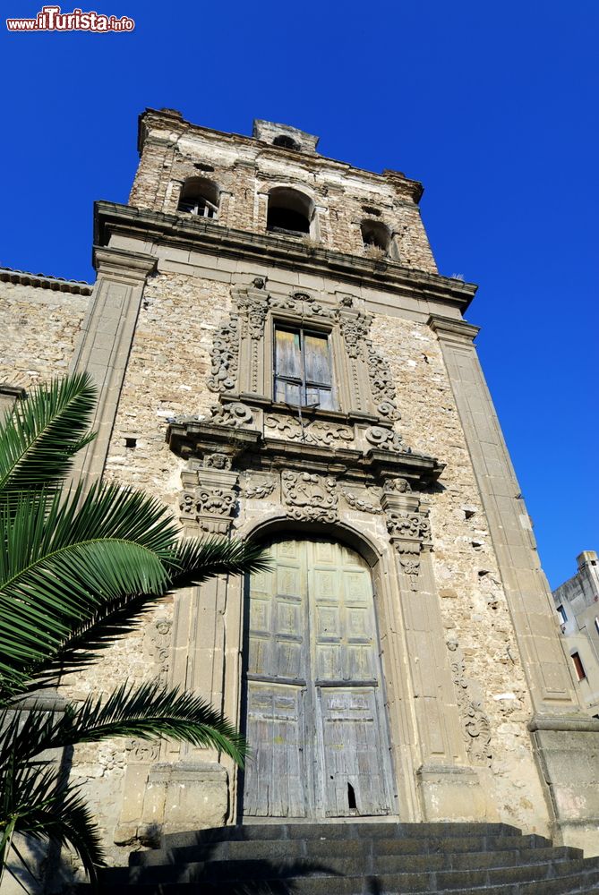 Immagine La chiesa di Santa Maria delle Grazie a Regalbuto, provincia di Enna (Sicilia)