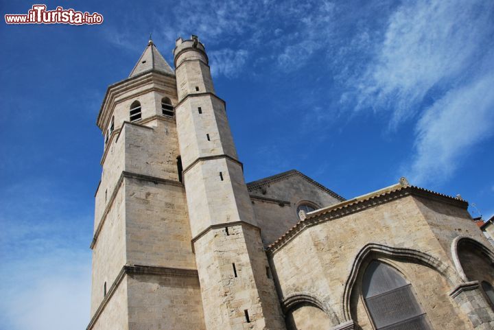 Immagine La chiesa di Santa Maria Maddalena a Beziers, Francia - © 216533962 / Shutterstock.com