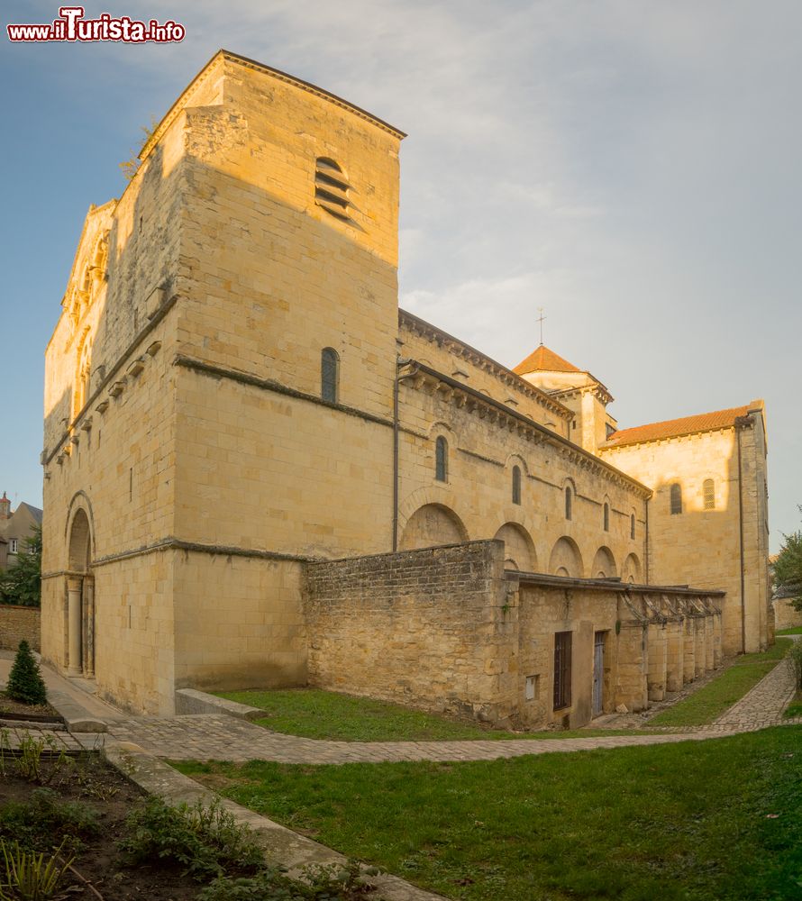 Immagine La chiesa di Santo Stefano a Nevers, Francia.
