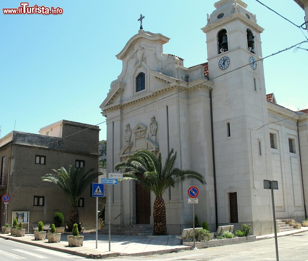 Immagine La Chiesa di S.Antonio da Padova a Rometta Marea - © Pinodario - Pubblico dominio, Wikipedia
