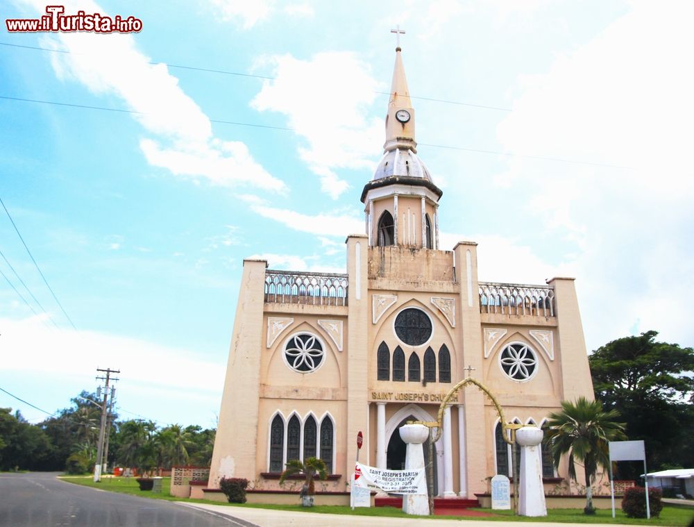 Immagine La chiesa di St. Joseph a Inarajan, isola di Guam, Stati Uniti. Eretta alla fine del 1680 dagli spagnoli, è stata ricostruita più volte.