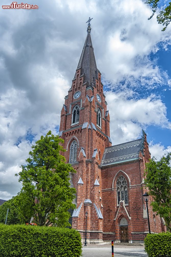 Immagine La Chiesa di Tutti i Santi a Lund, Svezia. Progettata dall'architetto Helgo Zettervall in stile gotico revival, è in funzione dal 1891.