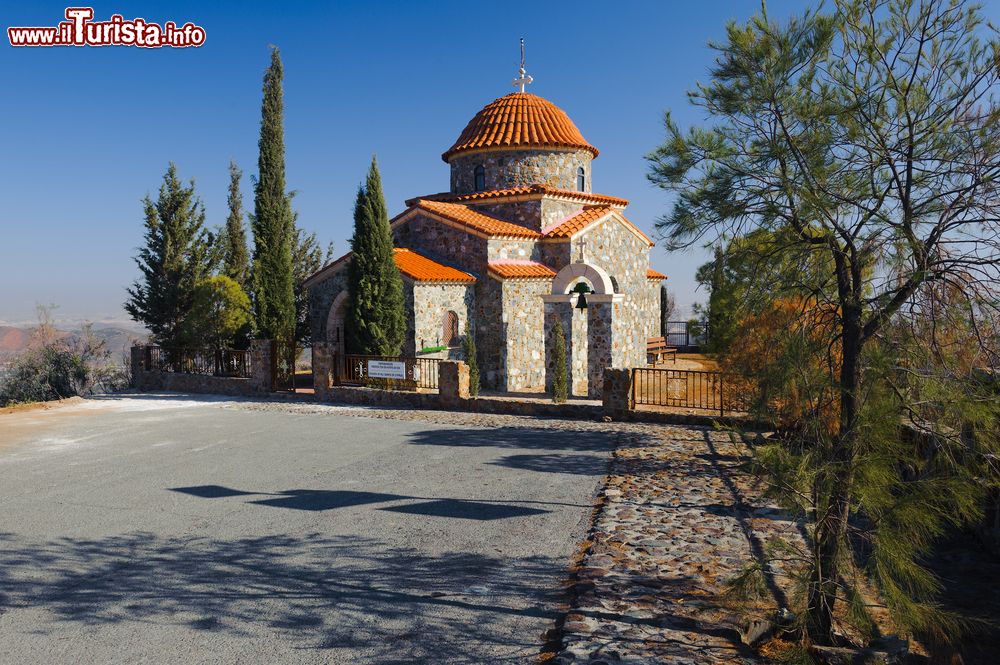 Immagine La chiesa di Tutti i Santi a Stavrovouni nei pressi di Larnaka, isola di Cipro.