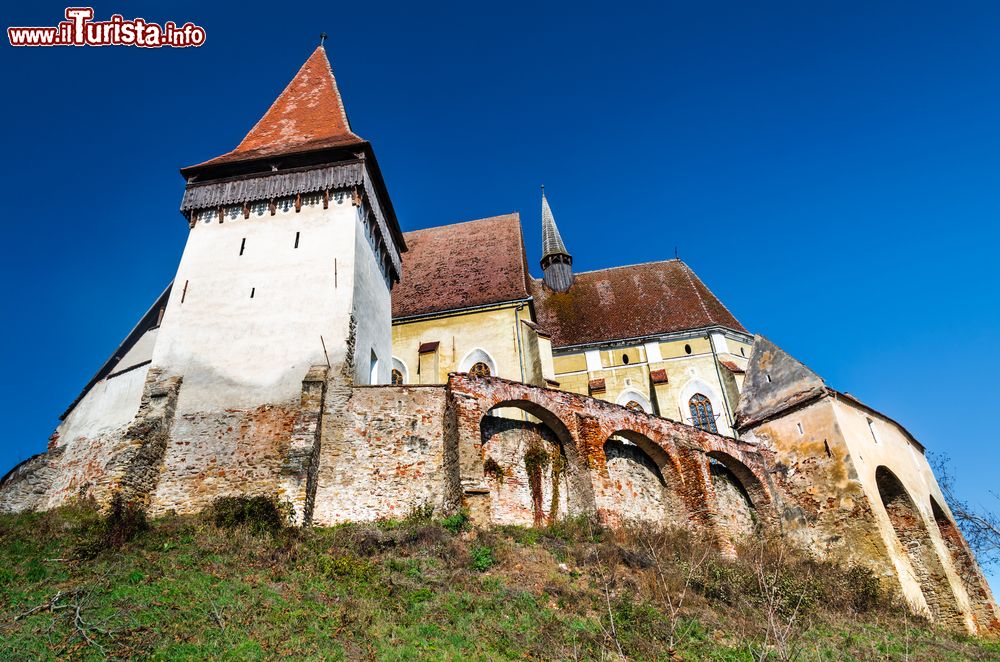Immagine La chiesa fortificata di Biertan protetta da tre strati di mura fortificate, Transilvania, Romania. Per circa 300 anni il villaggio di Biertan fu sede episcopale evangelica.