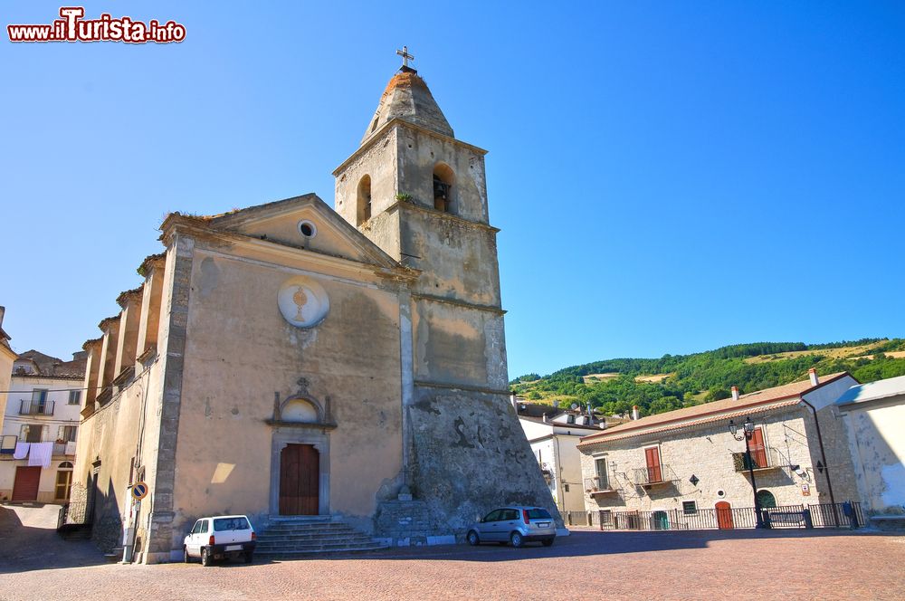 Immagine La chiesa Madre del borgo di Alberona nella Daunia, provincia di Foggia