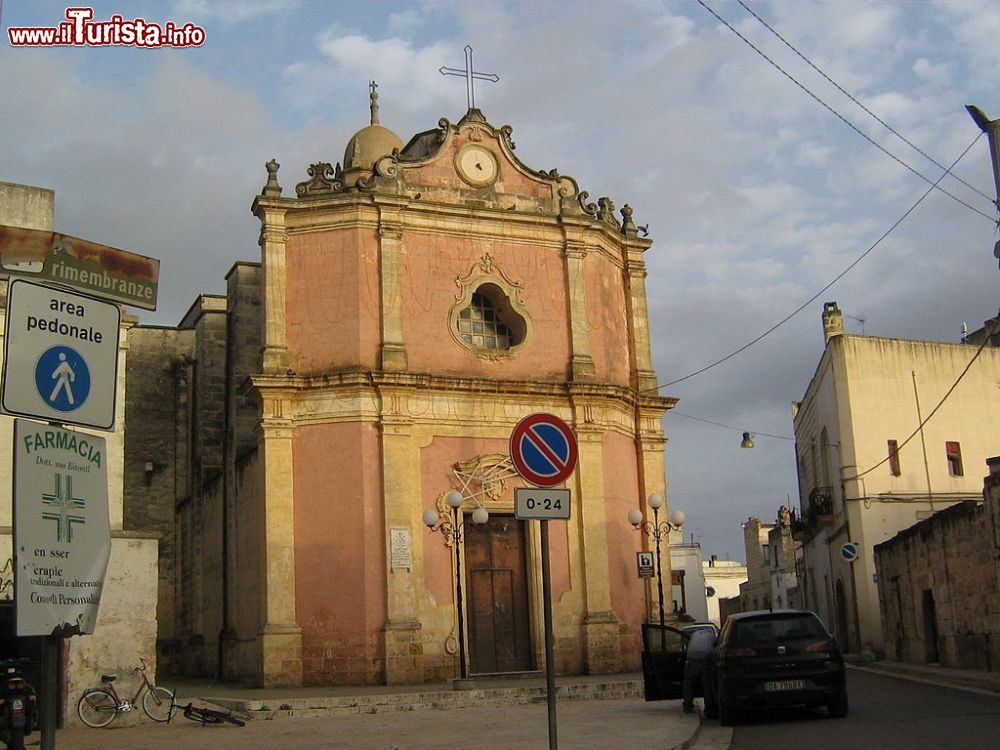 Immagine La Chiesa madre di Castiglione d'Otranto nel Salento, provincia di Lecce in Puglia - © Colar, GFDL, Wikipedia