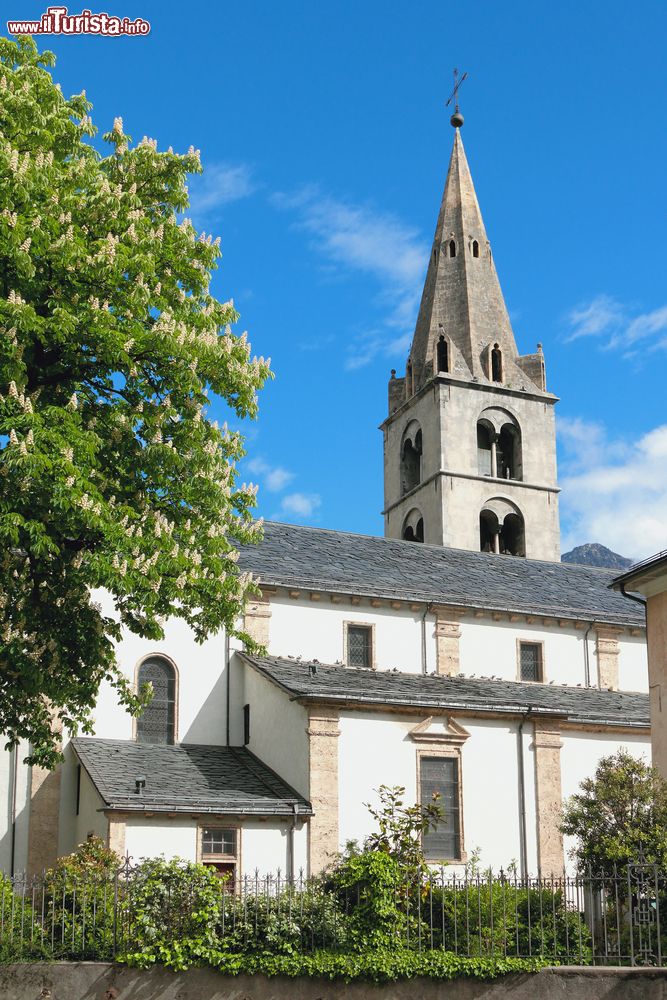 Immagine La Chiesa Parrocchiale della Madre di Dio a Martigny, Canton Vallese (Svizzera)