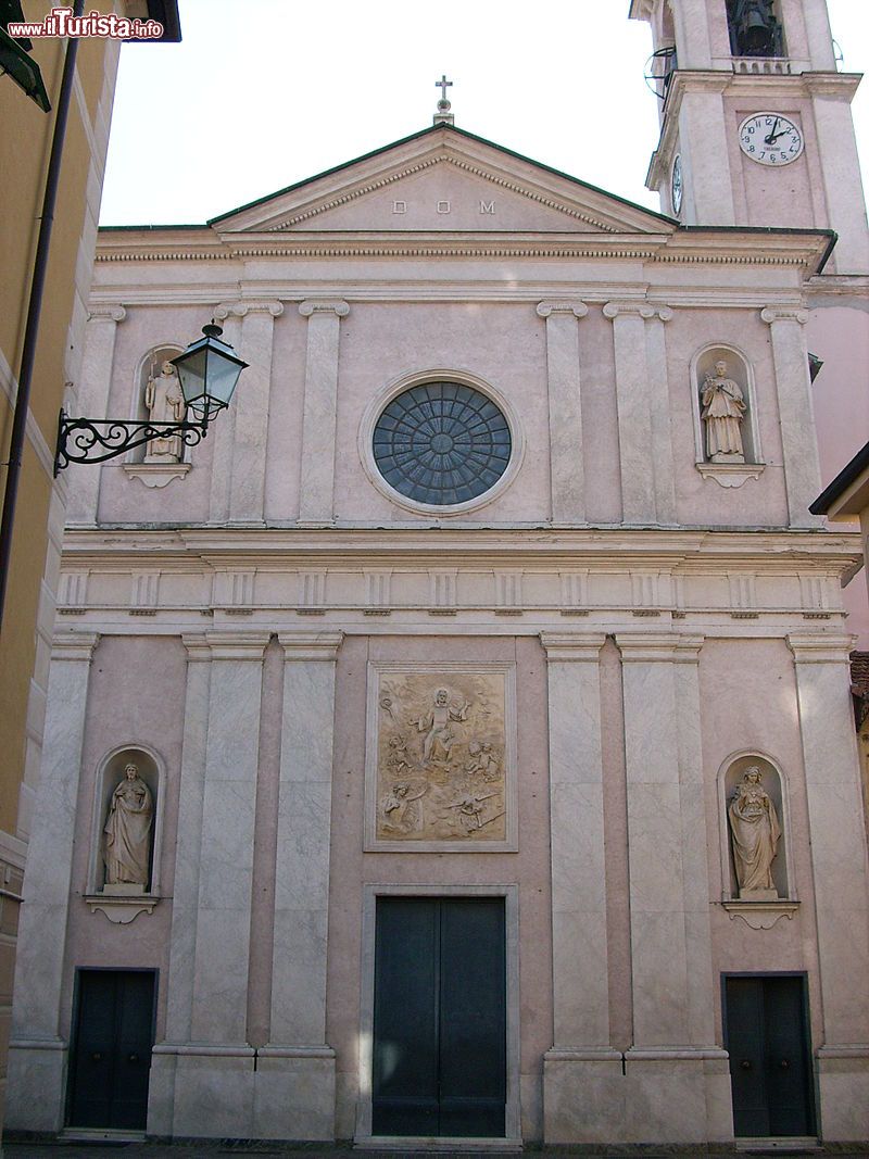 Immagine La chiesa parrocchiale di San Bernardo a Campomorone - © Davide Papalini - Opera propria, CC BY 2.5, Wikipedia