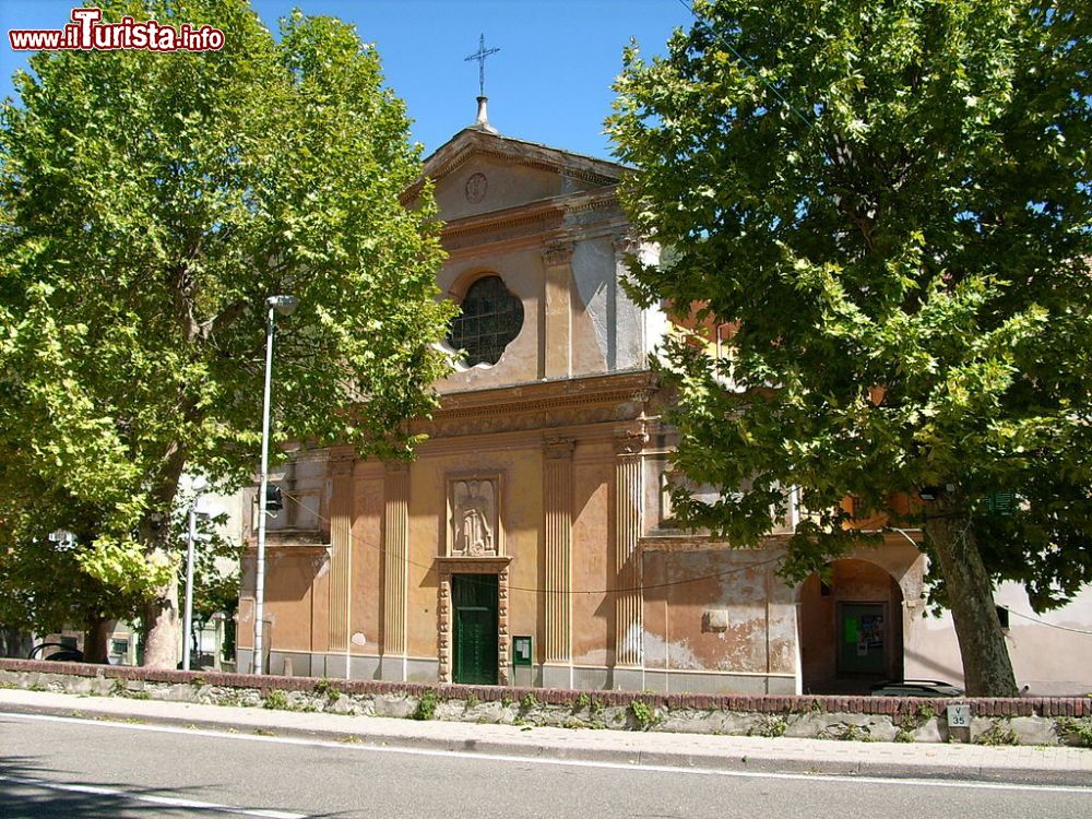 Immagine La chiesa parrocchiale di San Michele Arcangelo a Isola del Cantone in Liguria - © Davide Papalini, CC BY 2.5, Wikipedia