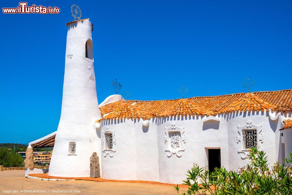 Immagine La Chiesa Stella Maris af Porto Cervo in Sardegna, Costa Smeralda - © ArtMediaFactory / Shutterstock.com