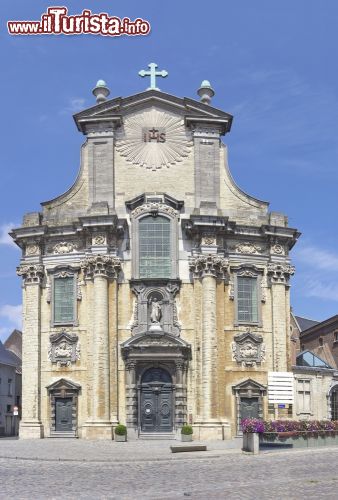 Immagine La chiesetta dei Santi Pietro e Paolo a Mechelen, Belgio - © 298429091 / Shutterstock.com