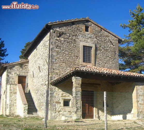 Immagine La Chiesetta della Madonna dei Confini si trova nel territorio comunale del borgo di Montone in Umbria - © Renato Vecchiato - CC BY-SA 3.0 - Wikipedia