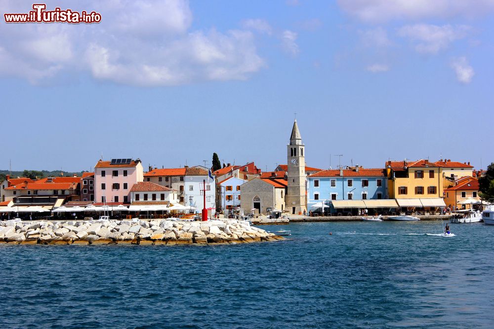 Immagine La città di Fazana, Croazia. Da questa località, per la prima volta, Josip Broz Tito, futuro presidente dell'ex Jugoslavia, si è avviato verso l'arcipelago di Brioni.