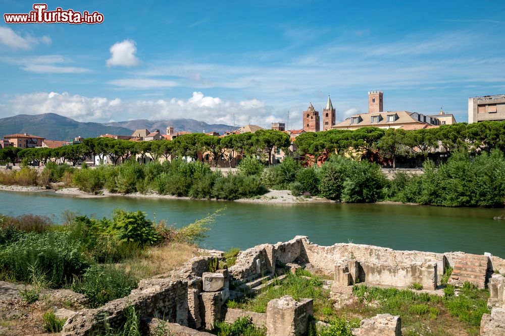 Immagine La città vecchia di Albenga in Liguria